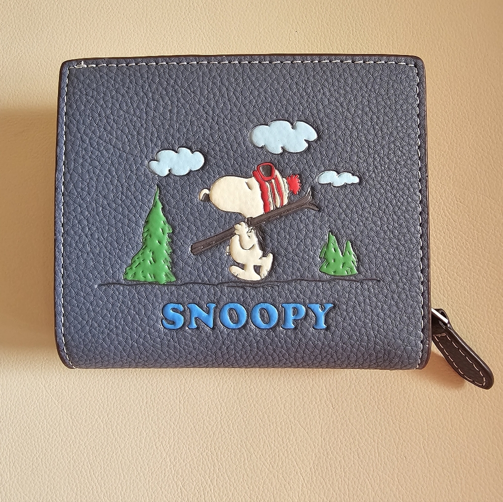 COACH X PEANUTS SNAP WALLET WITH SNOOPY SKI MOTIF